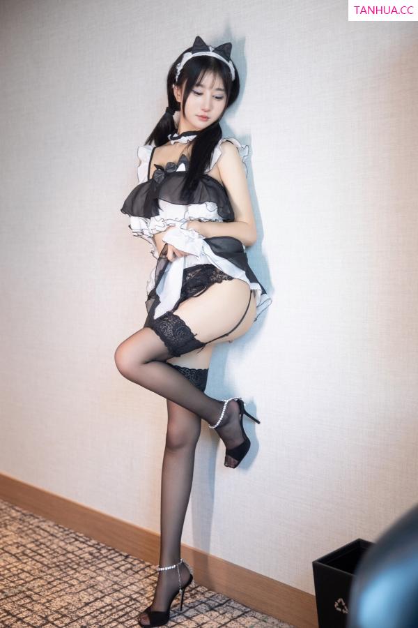 小果冻儿jelly  [XiuRen]高清写真图 2023.05.24 No.6795 小果冻儿 黑丝美腿第6张图片